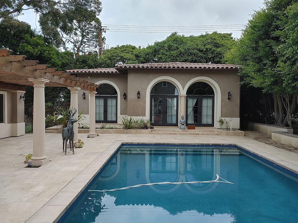 Front view of the cabana.