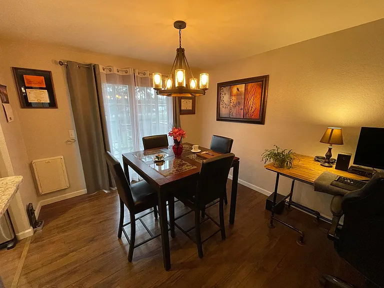 555 NW Fairhaven Dr — Photo 14