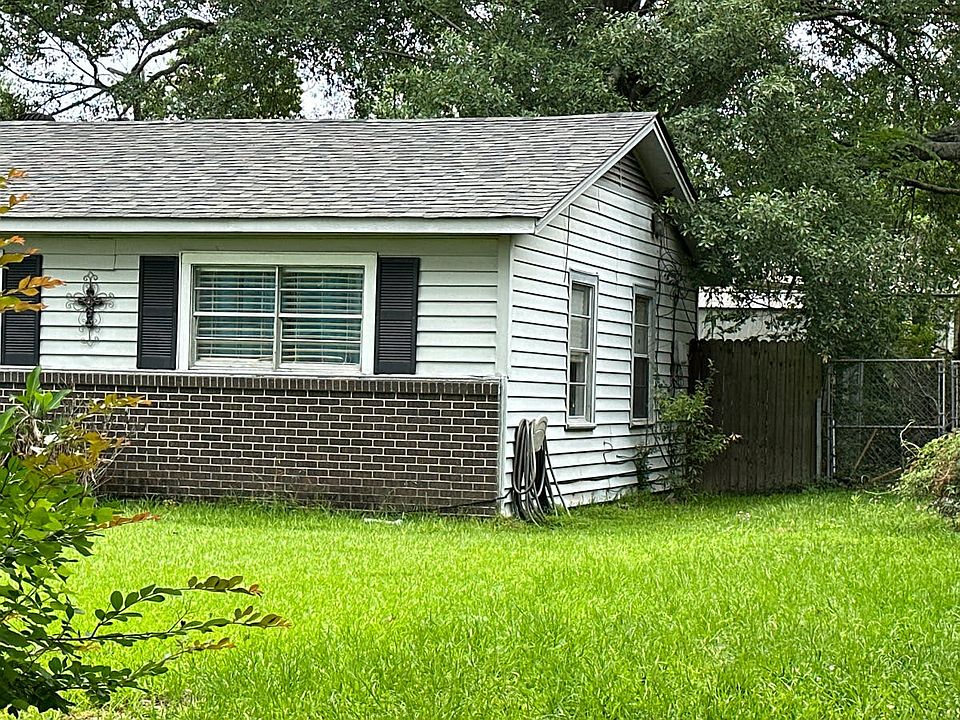2nd image of 9415 Woodcrest Dr