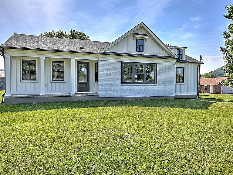 403 Silver Lake Rd — Photo 6