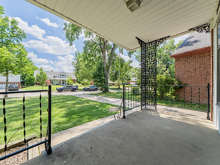 24111 Edgehill Dr — Photo 4