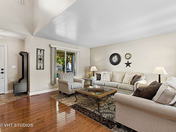 3rd image of 215 Atlantic Dr