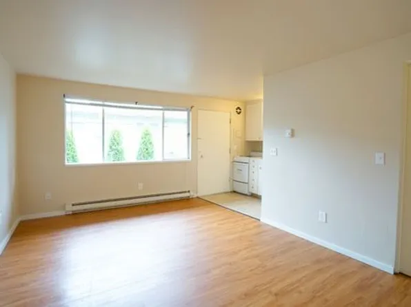 Crown Colony, 1401 NW 90th St #18, Seattle, WA 98117