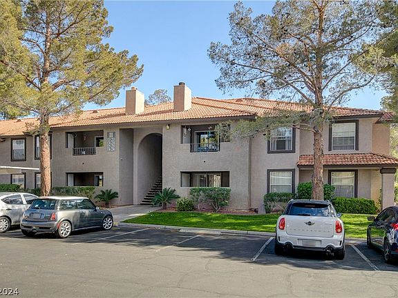 3rd image of 2606 S Durango Dr APT 136