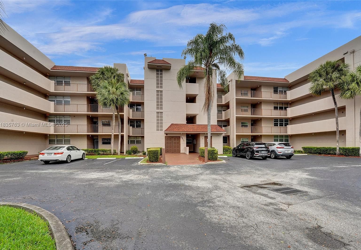 1911 Sabal Palm Dr APT 304