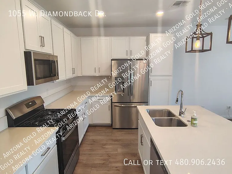 1055 W Diamondback Dr — Photo 5