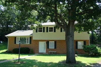 1st image of 3105 Clement Dr