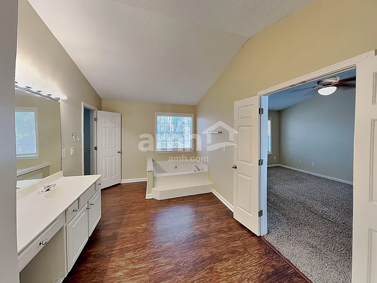 2523 Davenham Ln — Photo 11