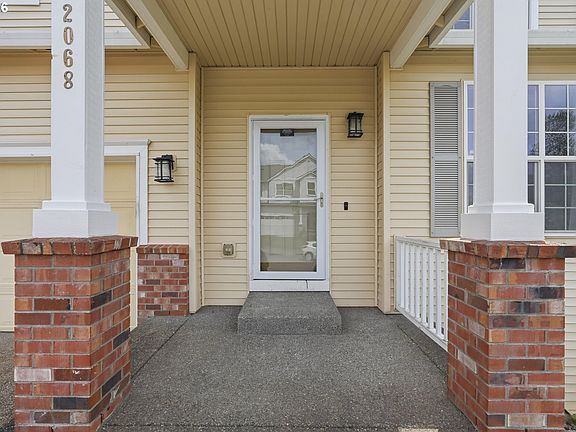 3rd image of 2068 SW 34th St