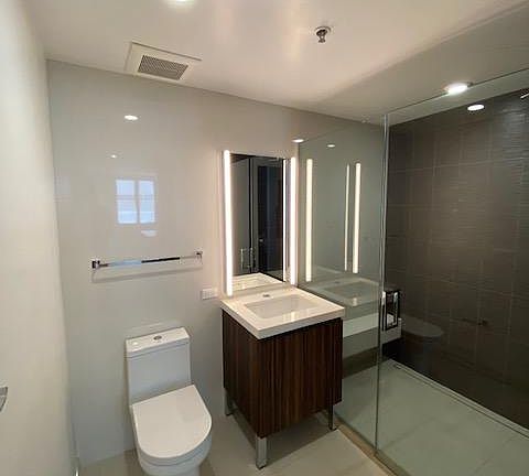 4th image of 327 S Elm Dr Unit 116