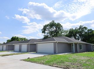 308 E 13th St, Wood River, NE 68883