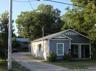 508 E Kingsbury St, Seguin, TX 78155
