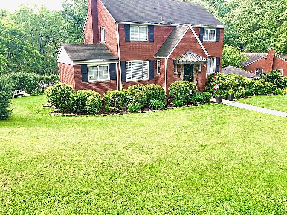 2nd image of 725 Hawthorne Dr
