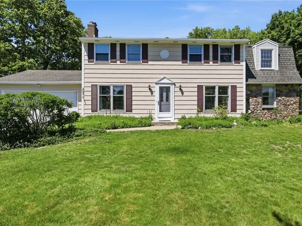 262 Hillary Ln, Penfield, NY 14526