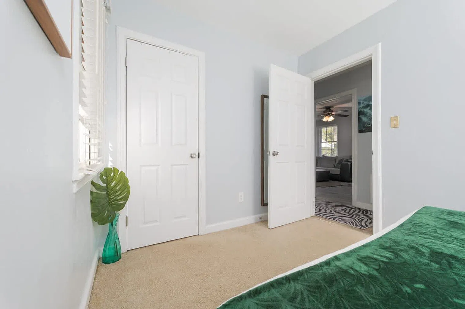 3 bed, 1.0 bath, 592 sqft, $2,820 — Photo 3