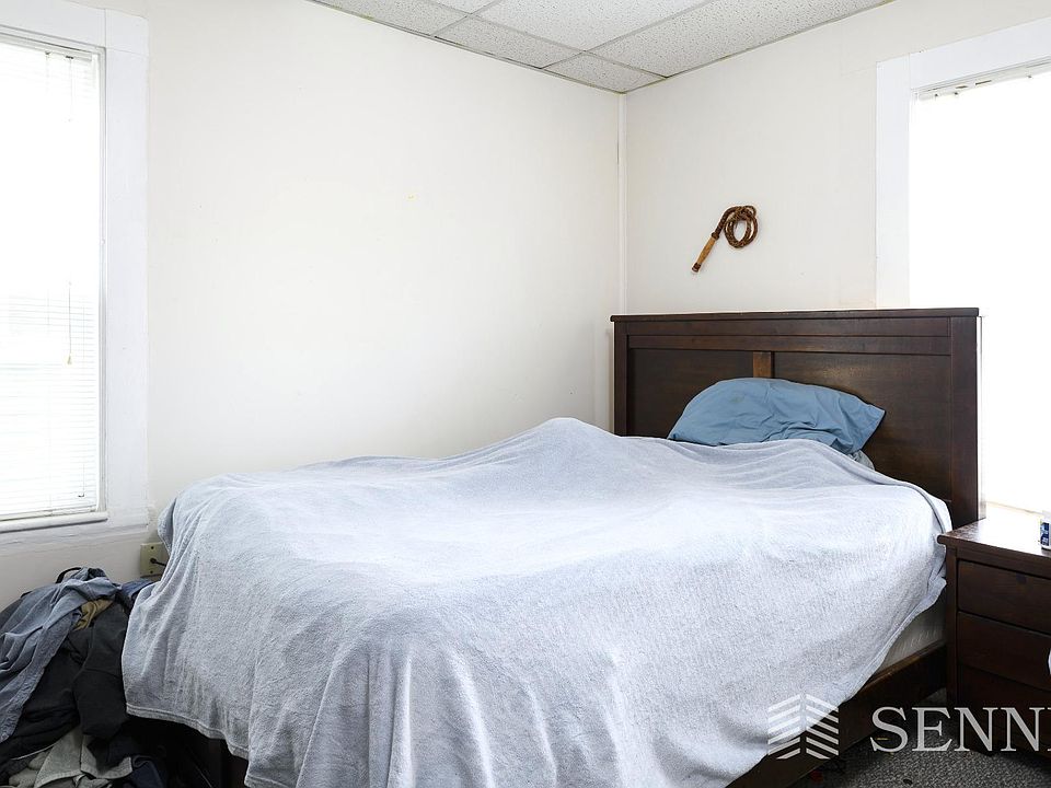 2nd image of 212 Somerville Ave #2nd