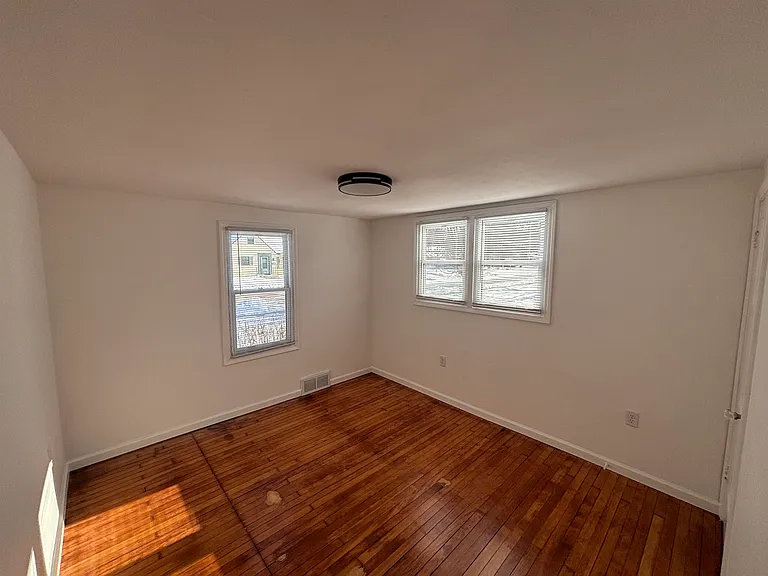 426 Hillcrest Dr — Photo 5