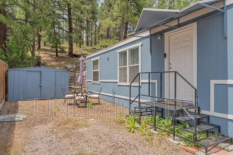 Building Photo - 766 E Zuni Dr