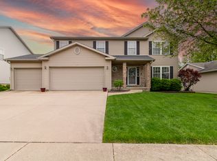 308 Waterford Estates Dr, Bloomington, IL