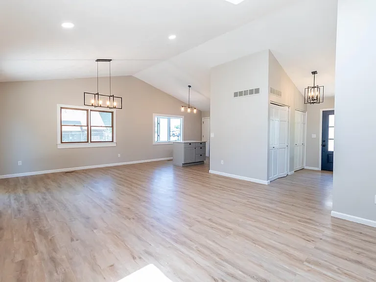 2310 Sequoya Trl — Photo 3