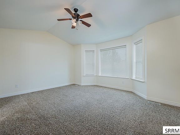 3rd image of 3801 E Magenta Dr