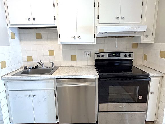 3rd image of 41 South St APT 4