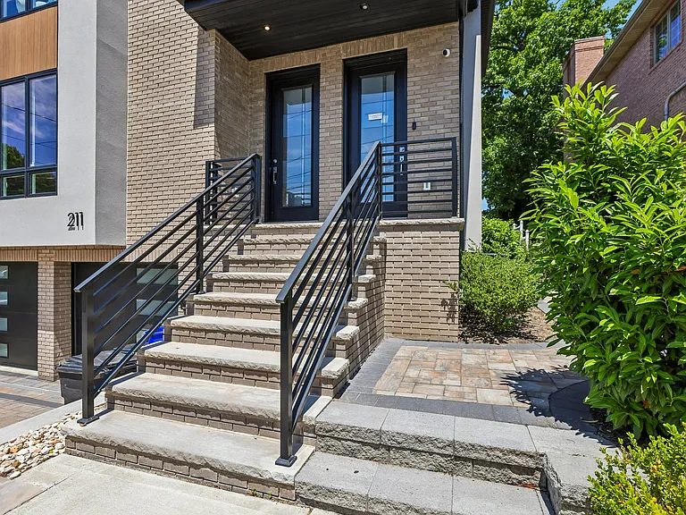 211 Warwick Ave #1 — Photo 22