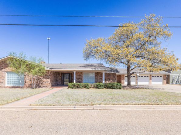 702 W College St, Lockney, TX 79241