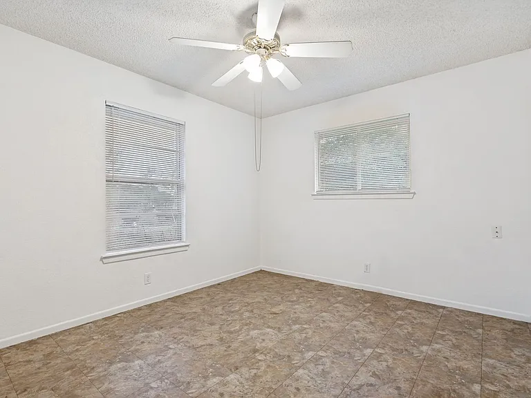 122 Surrels Ave — Photo 15