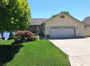 14063 Grandview Dr, Cement City, MI 49233