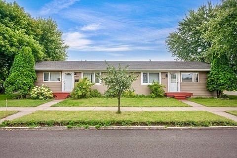 1st image of 718 22nd Ave E