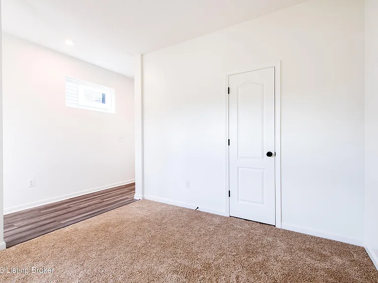 10029 Windcrest Farms Ln — Photo 7