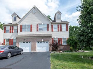 111 Raintree Xing, Hatfield, PA 19440