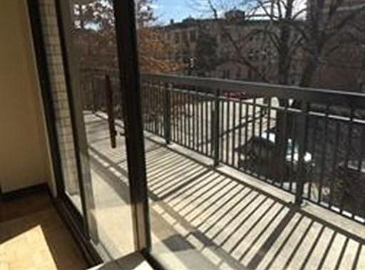5th image of 61 Longwood Ave #209