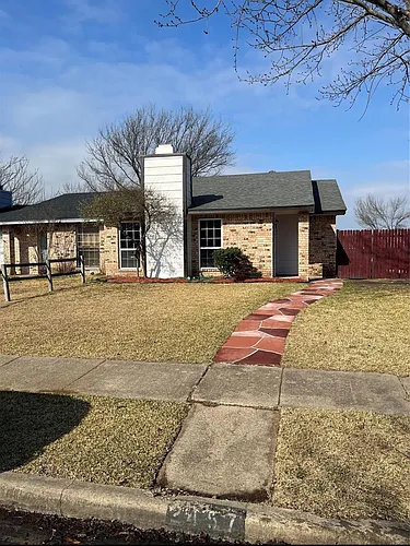 2457 Red River St Photo 1