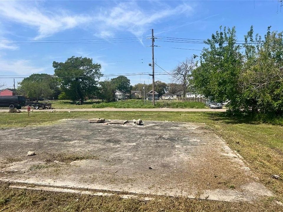 1st image of 1813 Alabo St