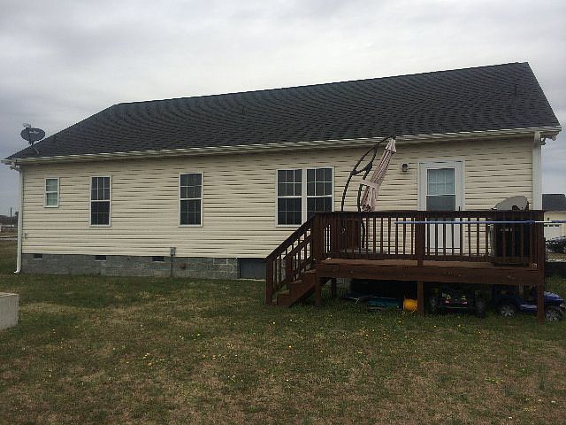 1st image of 104 Labrador Ct