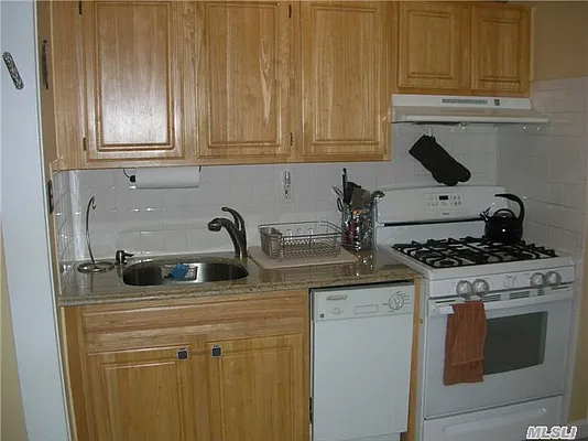 Sold by Benjamin Realty Since 1980 | media 6