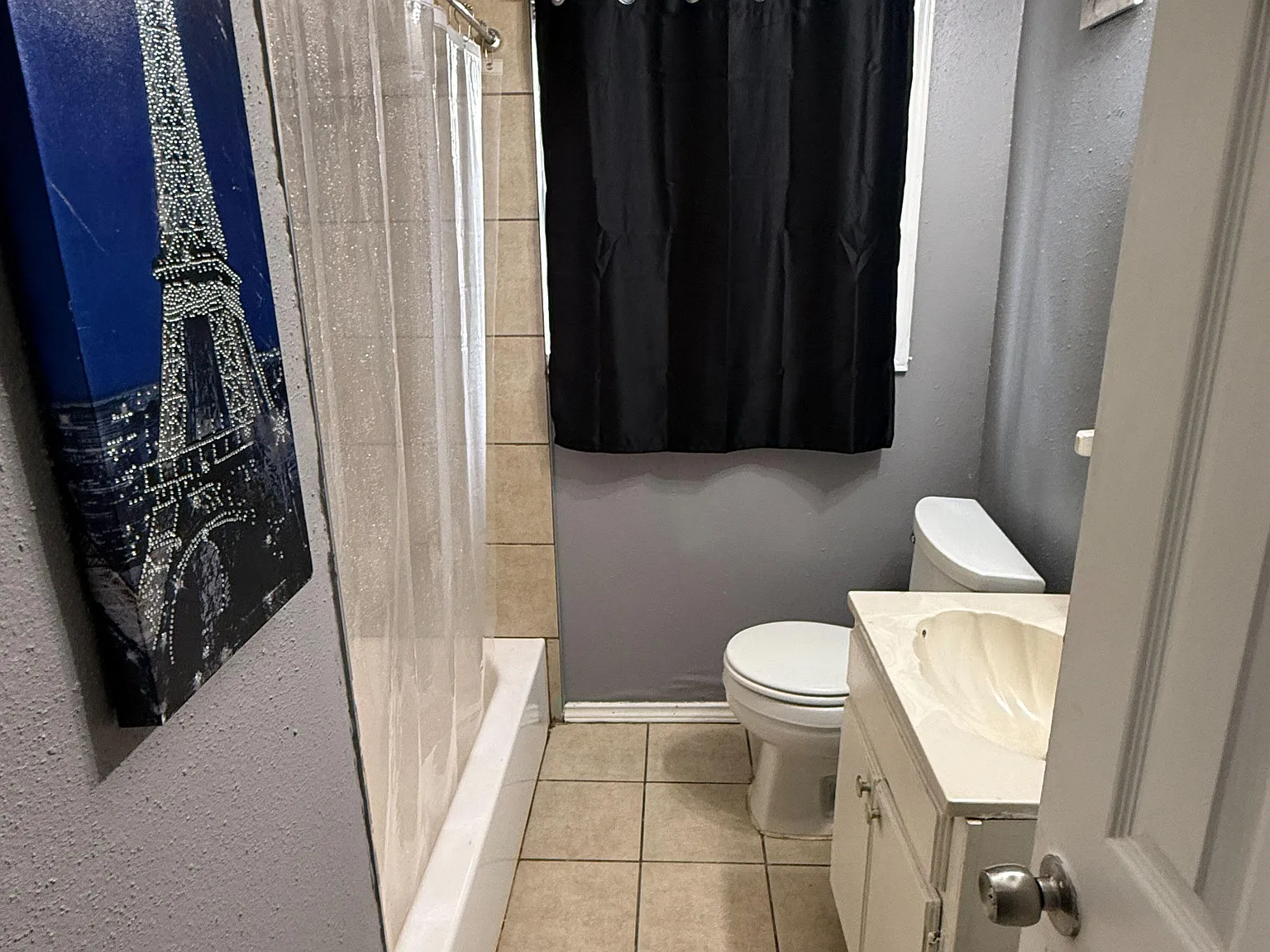 4 bed, 3.0 bath, 1800 sqft, $737 — Photo 3