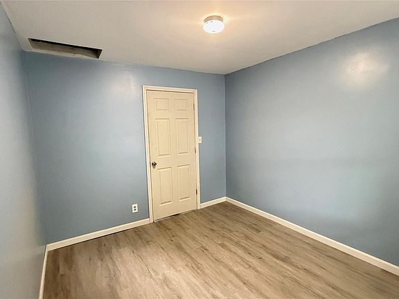 3rd image of 3590 Dallas Ave