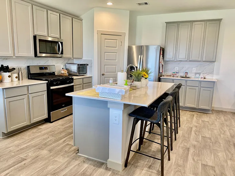7023 Sunbreeze Ln — Photo 17