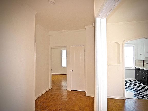 4th image of 2235 Laguna St APT 303