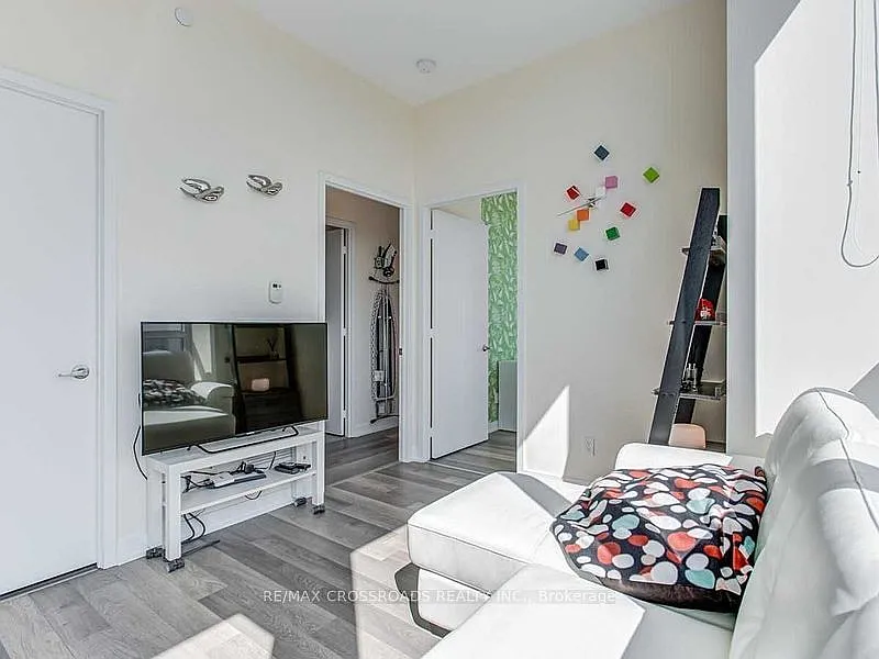 2 bed, $3,050 — Photo 4