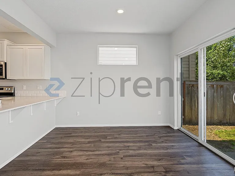 1404 SW 5th St — Photo 8