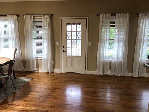 3rd image of 421 Royal Crescent Ln E