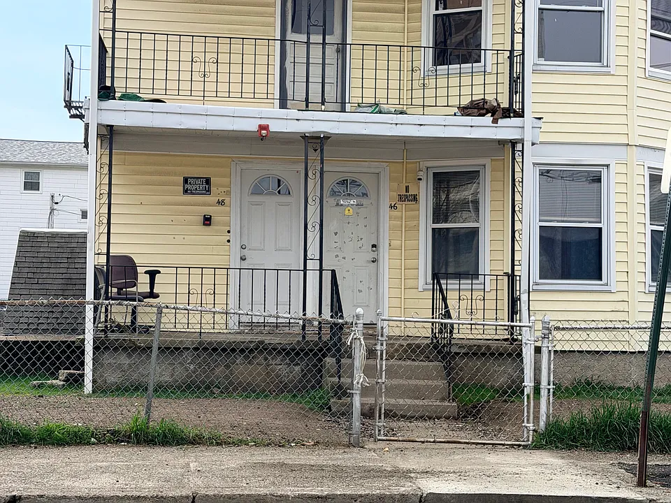 44-48 School St #1F