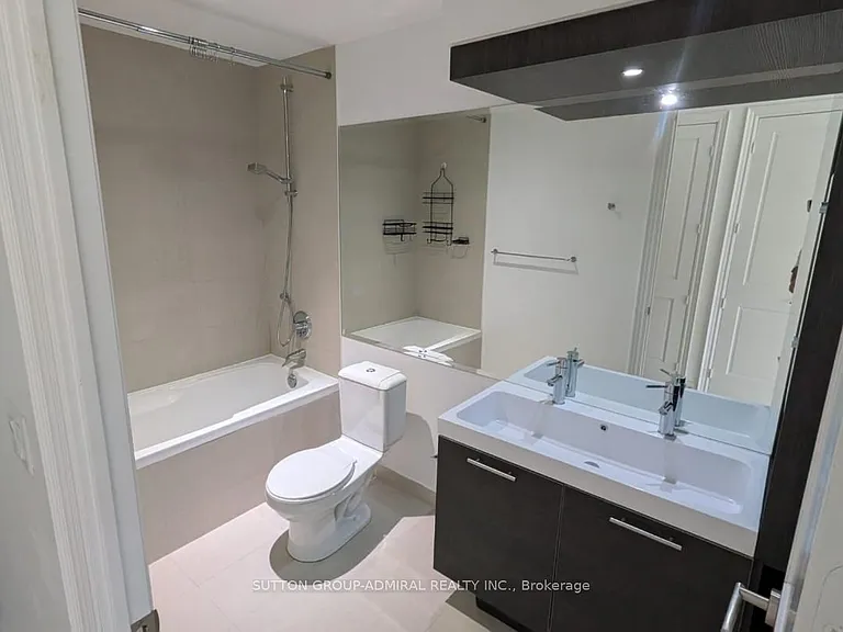 388 Yonge St #6016 — Photo 9