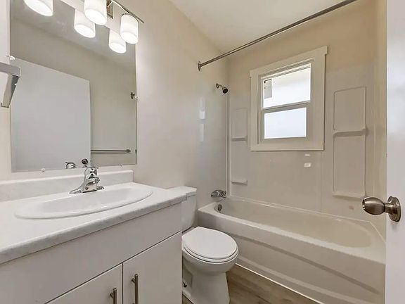 5th image of 5301 49th Ave #5301A