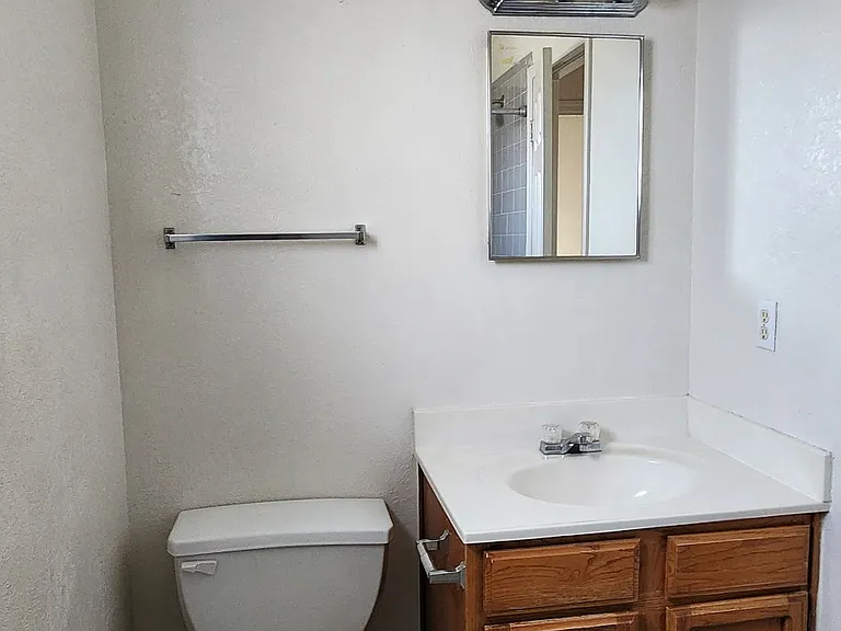 2810 Castle Hill Cir — Photo 5