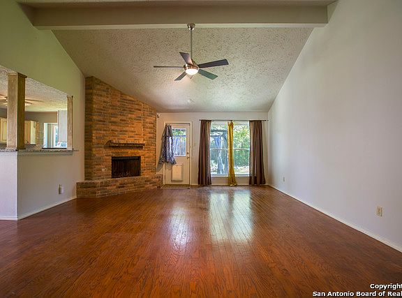 3rd image of 6300 Welles Glenn Cir